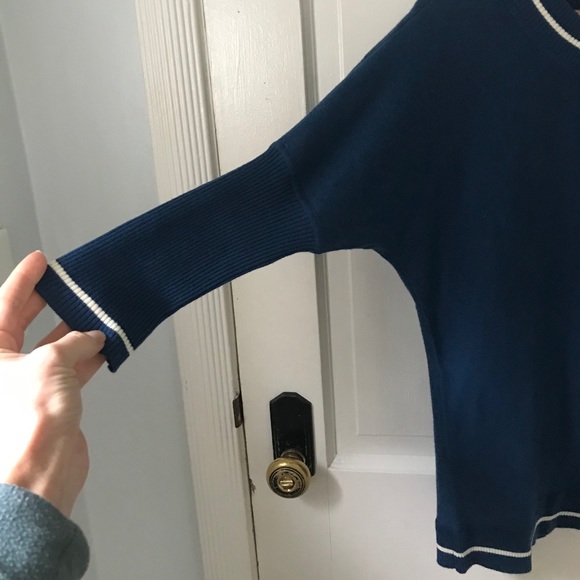 Catherine Malandrino heart locket sweater - Picture 4 of 10